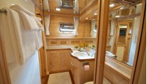 Yacht MISS KULANI -  Master Ensuite